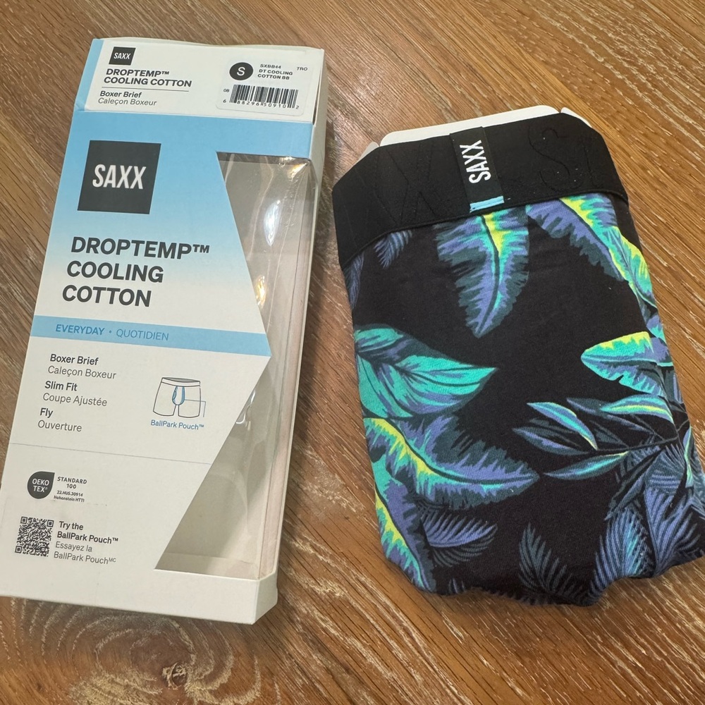 SAXX Men's Black,Black and  Green Leaf Boxer Briefs slim fit. NWT